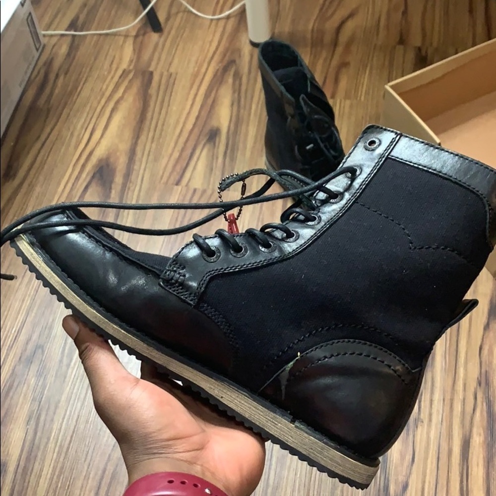 Levi’s Men Fall/Spring Boots - Picture 7 of 10